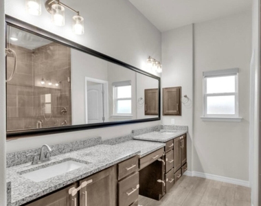13729 Lago Vista Avenue - Photo Thumbnail 38
