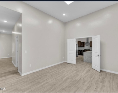 13729 Lago Vista Avenue - Photo Thumbnail 25