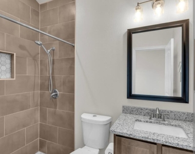 13729 Lago Vista Avenue - Photo Thumbnail 10