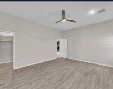 13729 Lago Vista Avenue - Photo Thumbnail 36