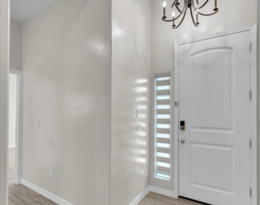 13729 Lago Vista Avenue - Photo Thumbnail 4