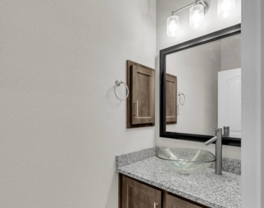 13729 Lago Vista Avenue - Photo Thumbnail 17
