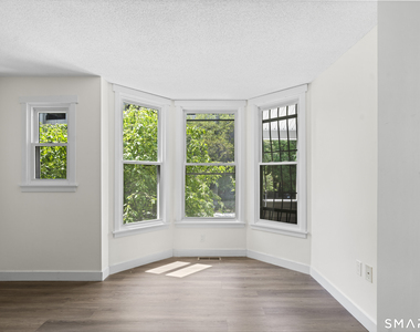 136 Maple Avenue - Photo Thumbnail 10