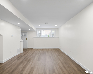 136 Maple Avenue - Photo Thumbnail 5