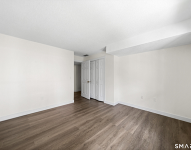 136 Maple Avenue - Photo Thumbnail 16