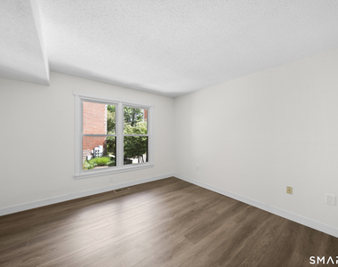 136 Maple Avenue - Photo Thumbnail 17