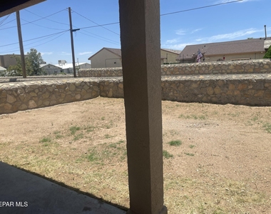 5724 Saluki Drive - Photo Thumbnail 6