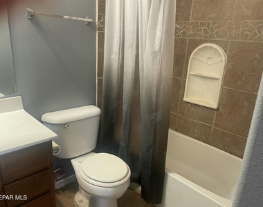 5724 Saluki Drive - Photo Thumbnail 7