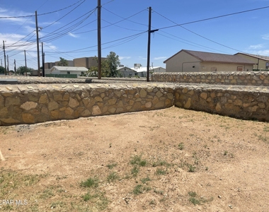 5724 Saluki Drive - Photo Thumbnail 11