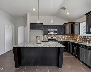 11381 Bullseye Street - Photo Thumbnail 24