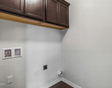 11381 Bullseye Street - Photo Thumbnail 15