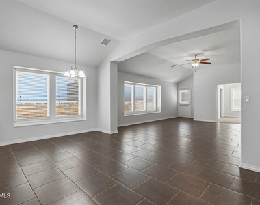 11381 Bullseye Street - Photo Thumbnail 18