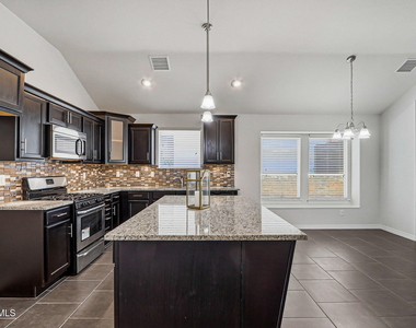 11381 Bullseye Street - Photo Thumbnail 23