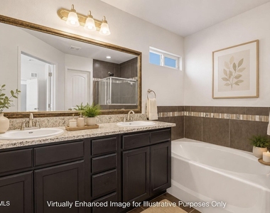 11381 Bullseye Street - Photo Thumbnail 8