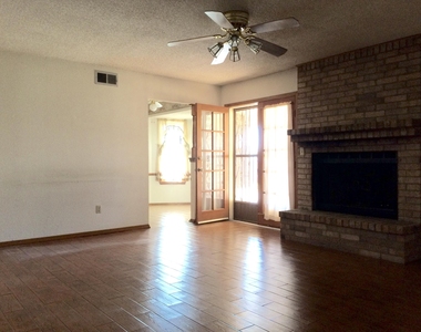 4616 Marissa Drive - Photo Thumbnail 7