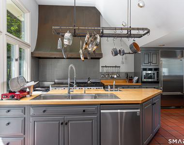 896 Westport Road - Photo Thumbnail 12