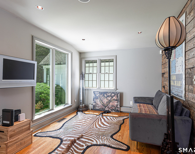896 Westport Road - Photo Thumbnail 10