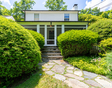 896 Westport Road - Photo Thumbnail 3
