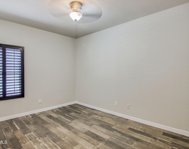 2504 Eastern Sky Street - Photo Thumbnail 18