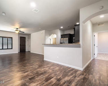 2504 Eastern Sky Street - Photo Thumbnail 11