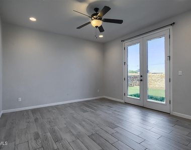2504 Eastern Sky Street - Photo Thumbnail 24