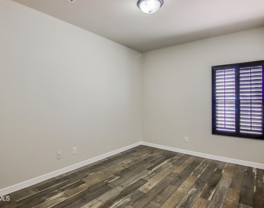 2504 Eastern Sky Street - Photo Thumbnail 21