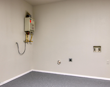 2504 Eastern Sky Street - Photo Thumbnail 8