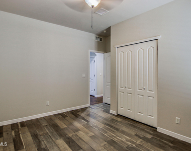 2504 Eastern Sky Street - Photo Thumbnail 20