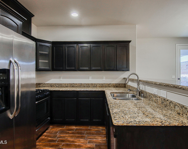 2504 Eastern Sky Street - Photo Thumbnail 13