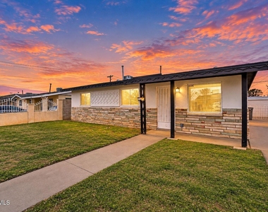 5316 Saxon Drive - Photo Thumbnail 16