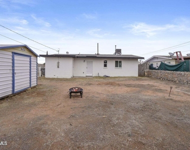 5316 Saxon Drive - Photo Thumbnail 18