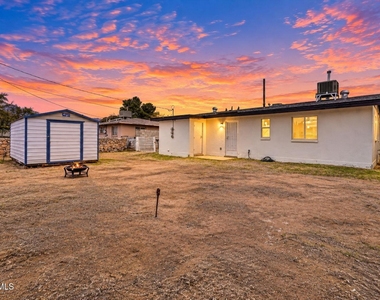 5316 Saxon Drive - Photo Thumbnail 22