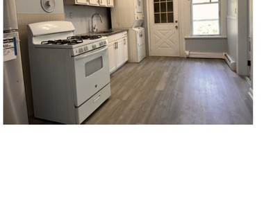 240 Madison Avenue - Photo Thumbnail 1