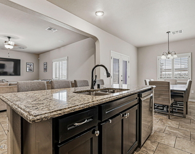 14745 Orsten Artis Avenue - Photo Thumbnail 15
