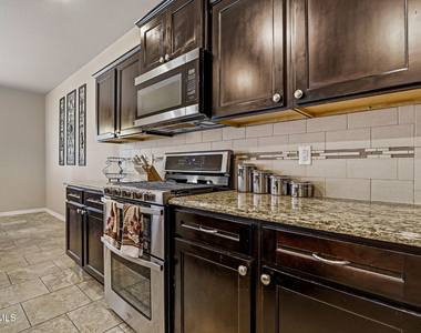 14745 Orsten Artis Avenue - Photo Thumbnail 16