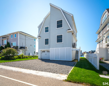 21 Atlantic Avenue - Photo Thumbnail 2