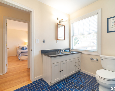 21 Atlantic Avenue - Photo Thumbnail 19