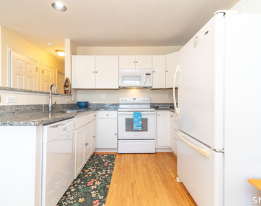 21 Atlantic Avenue - Photo Thumbnail 8