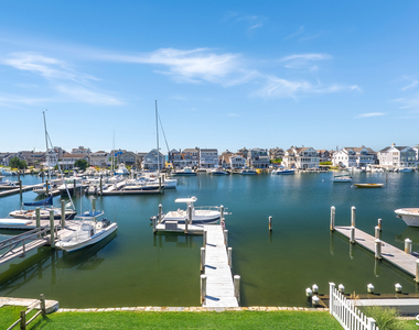 21 Atlantic Avenue - Photo Thumbnail 1