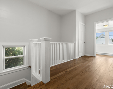 768 Stratford Avenue - Photo Thumbnail 3