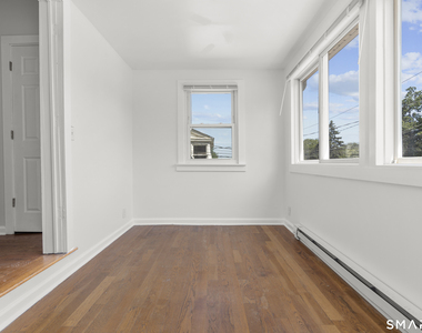 768 Stratford Avenue - Photo Thumbnail 5