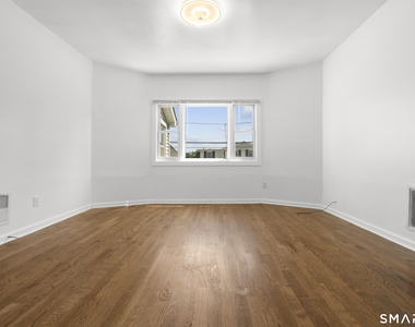 768 Stratford Avenue - Photo Thumbnail 7