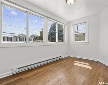 768 Stratford Avenue - Photo Thumbnail 4