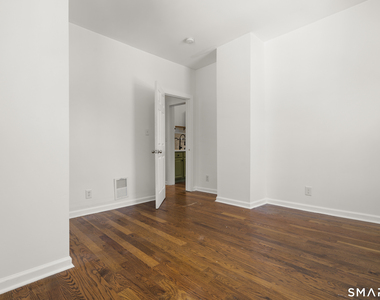 768 Stratford Avenue - Photo Thumbnail 14