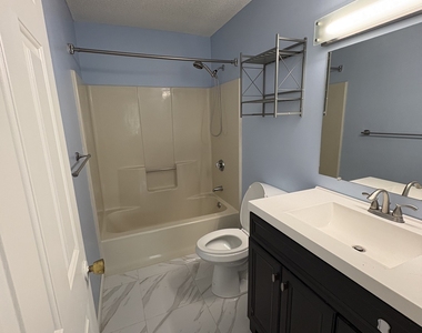 193 Abbotsford Avenue - Photo Thumbnail 1