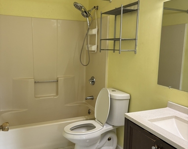 193 Abbotsford Avenue - Photo Thumbnail 2