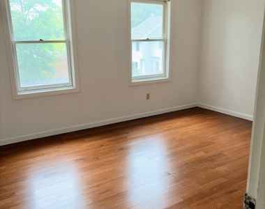 193 Abbotsford Avenue - Photo Thumbnail 7