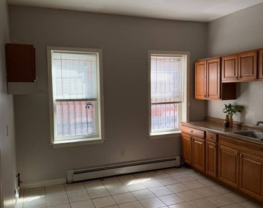 62-64 Bedford Street - Photo Thumbnail 3