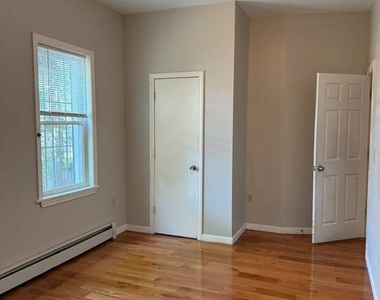 62-64 Bedford Street - Photo Thumbnail 5