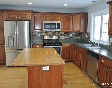 1260 Cutspring Road - Photo Thumbnail 4